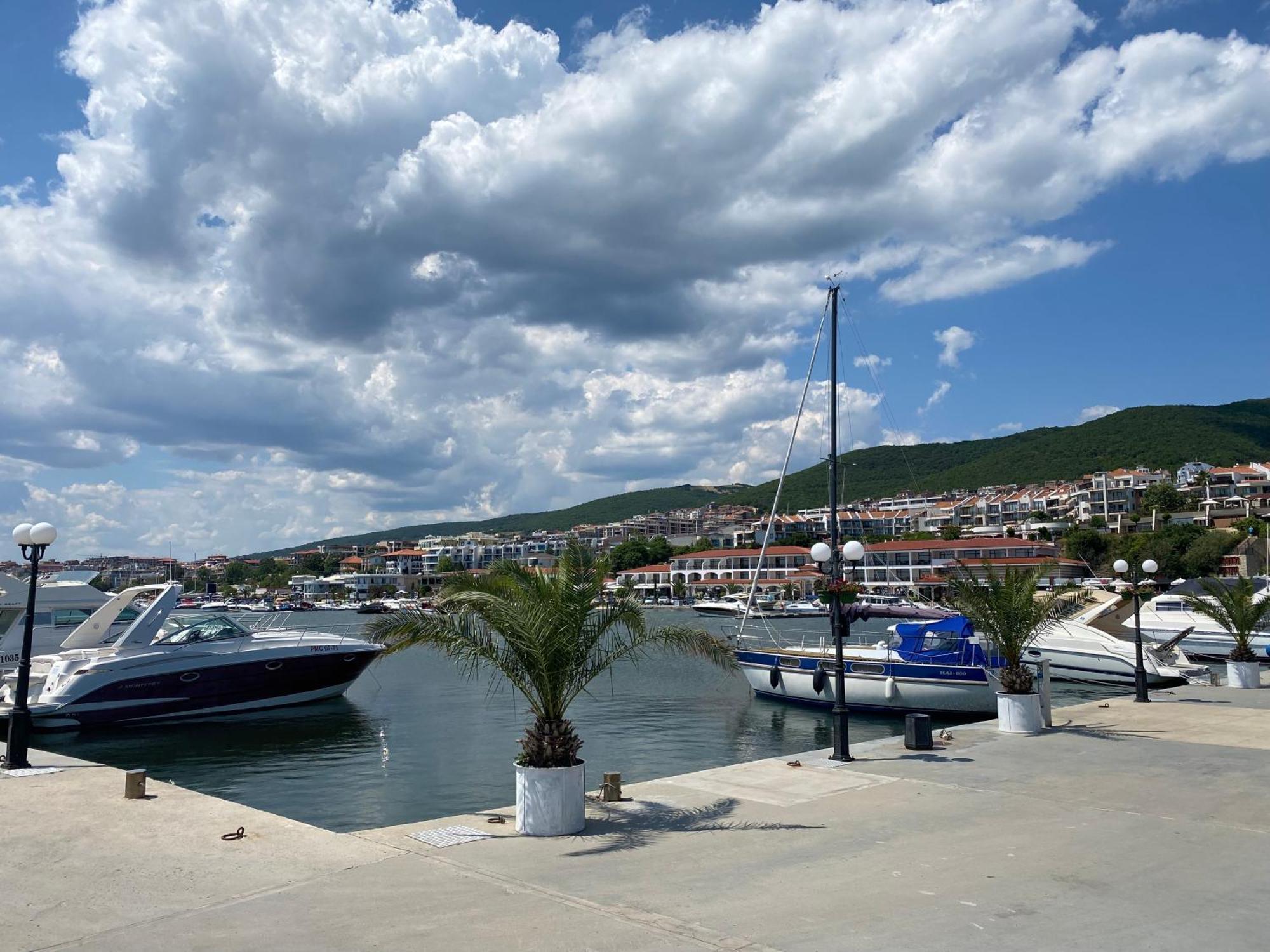 Marina Bay 22 Apartment Sveti Vlas Ngoại thất bức ảnh