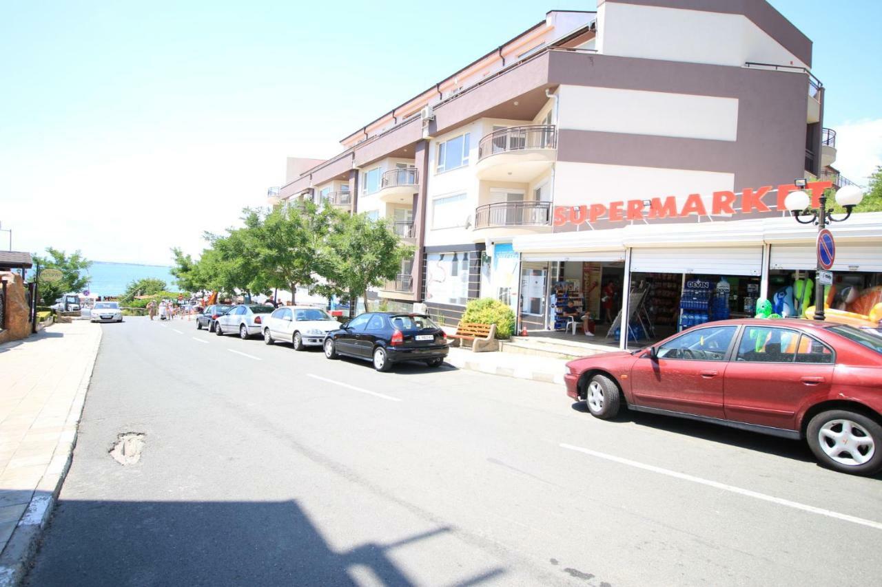 Marina Bay 22 Apartment Sveti Vlas Ngoại thất bức ảnh